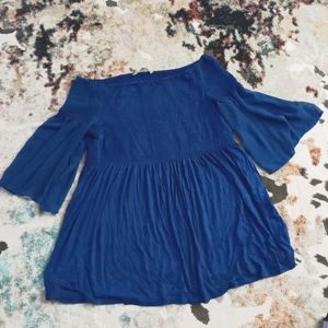 Valerie Stevens off shoulder blouse